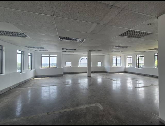 390M² OFFICE TO LET IN HYDE PARK